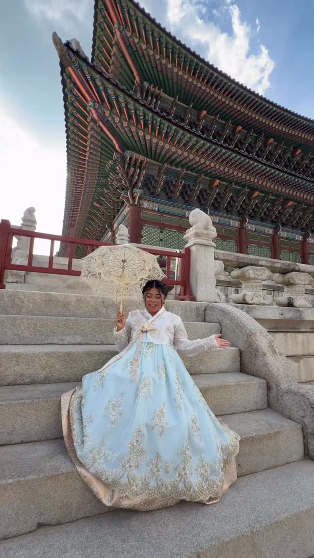 Hanbok Rentals At Gyeongbokgung Palace