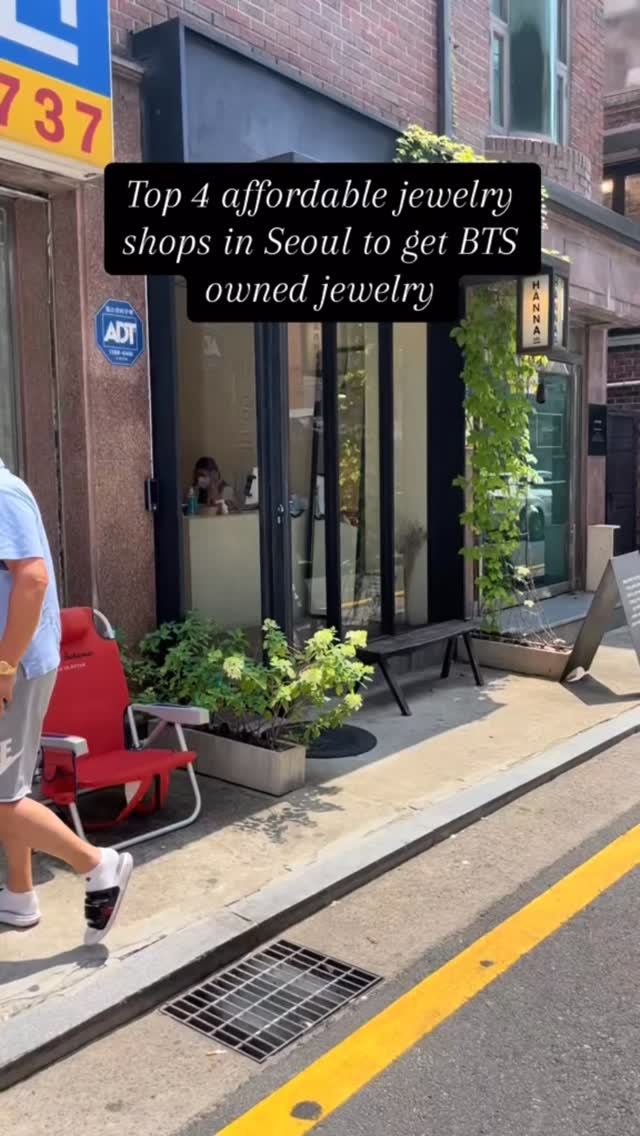 Shinsa's Stylish Boutiques and Cafes