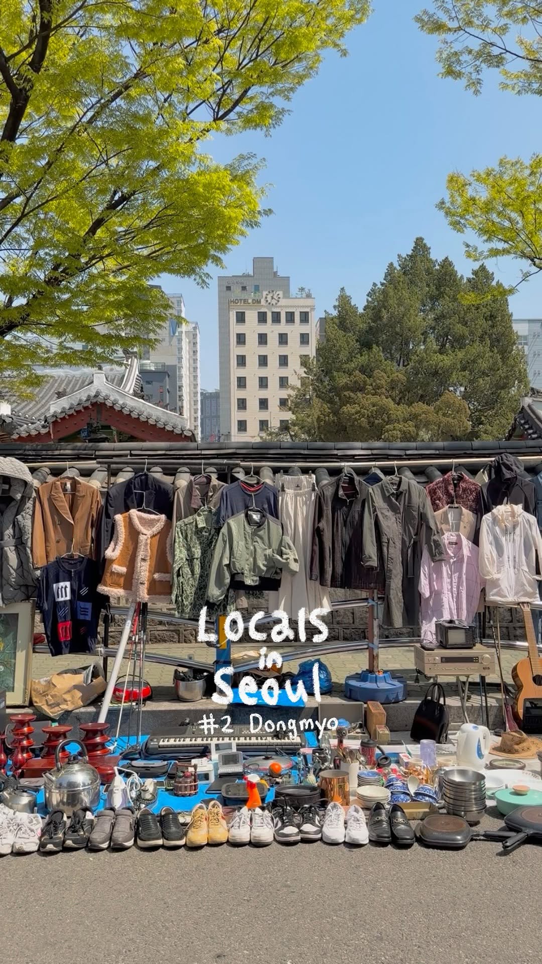 Seoul's Dongmyo Flea Market: Vintage Treasures Abound