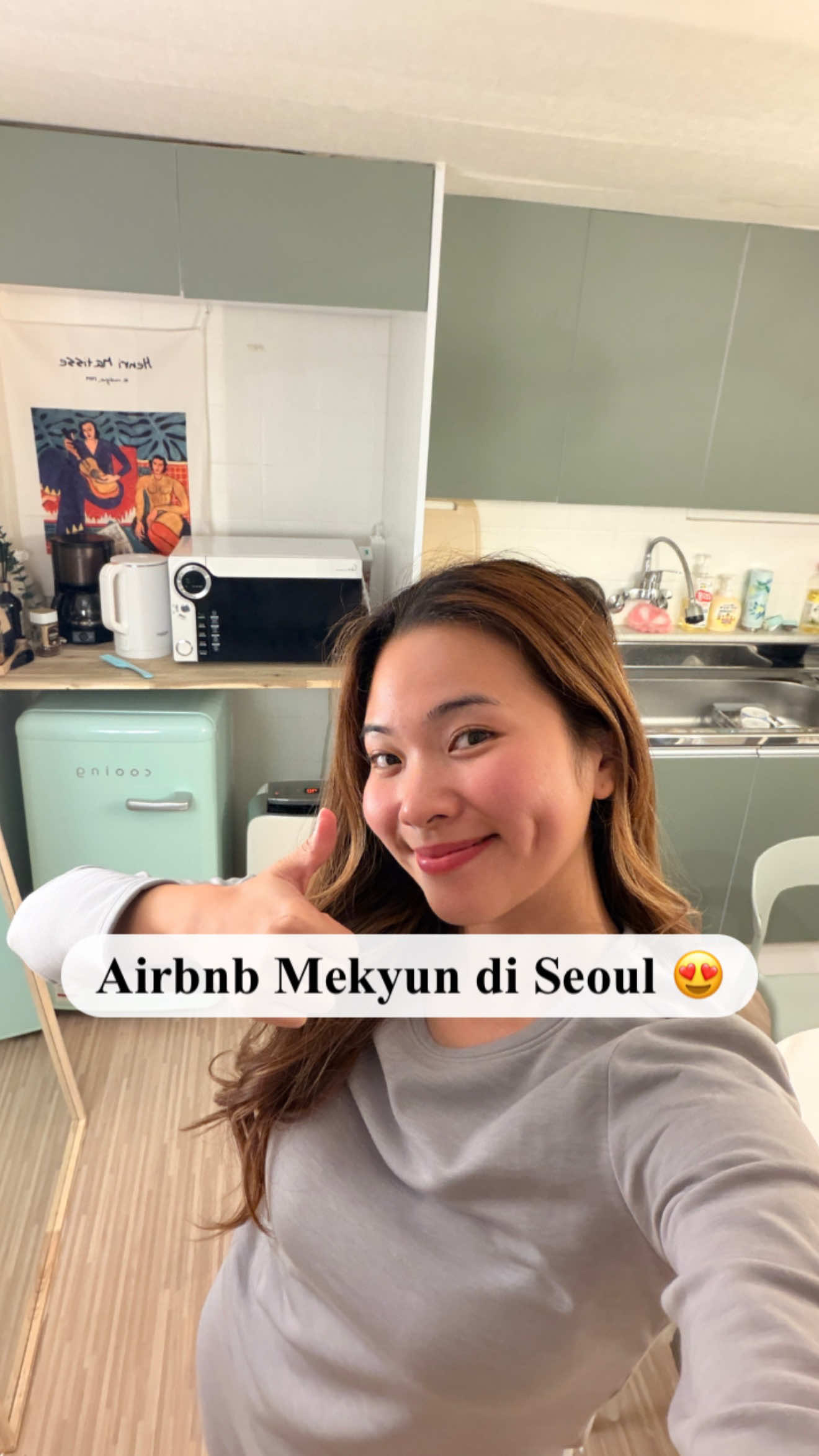 Hongdae Area Stays Near Shopping and Transit