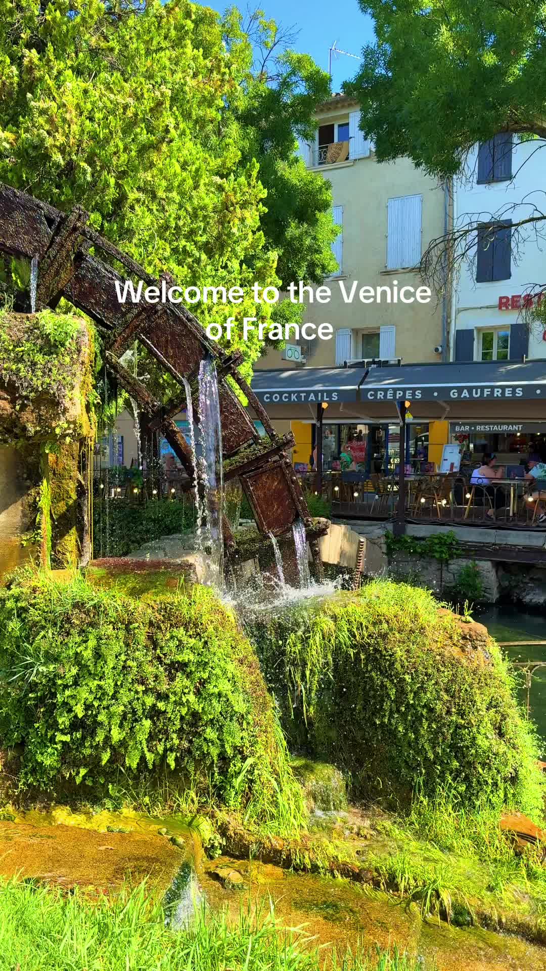 3 Places in L'Isle-sur-la-Sorgue