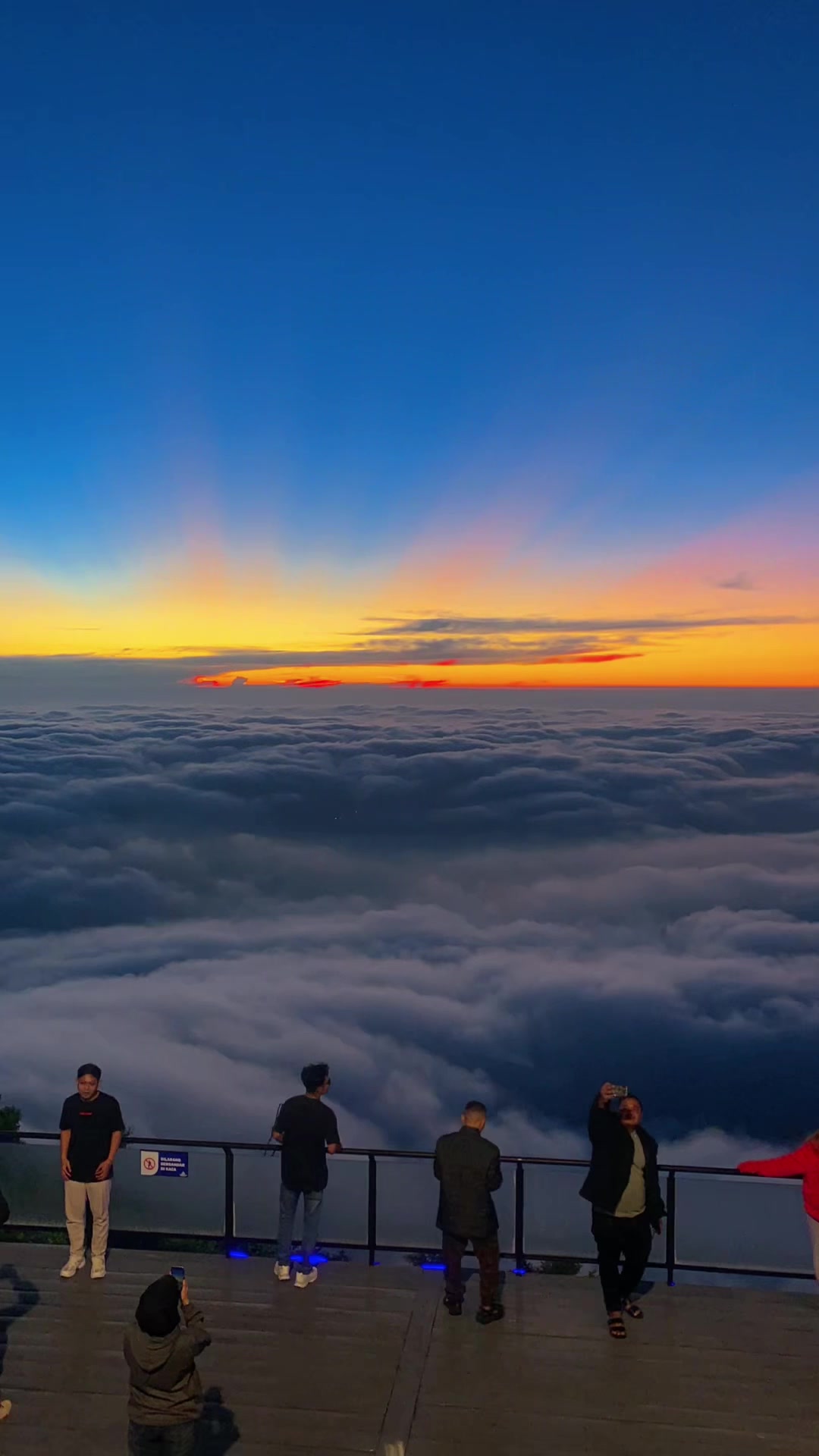 Sunrise Views Over Sea Of Clouds