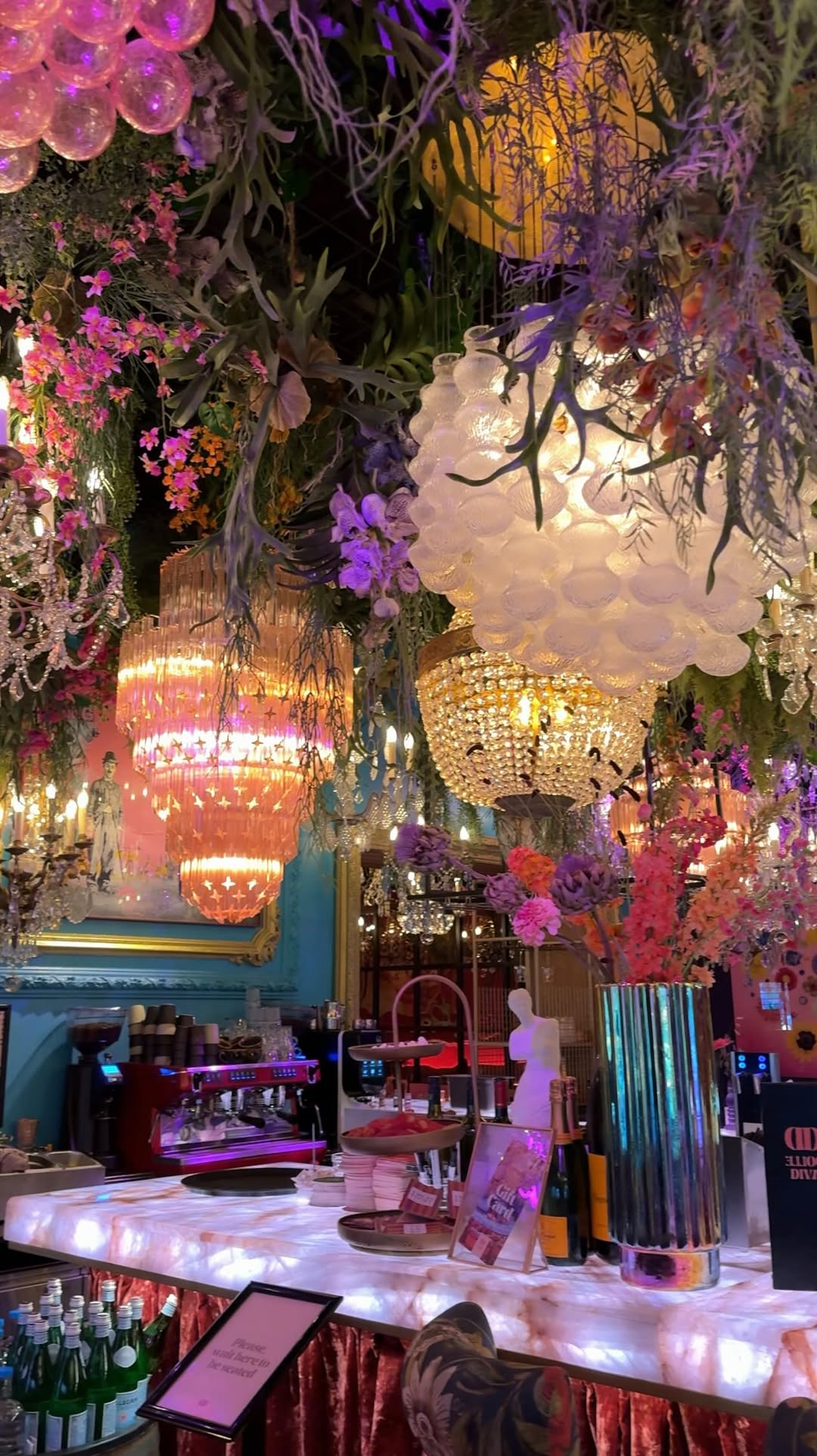 Dolle Diva: A Stunning Restaurant in the Netherlands