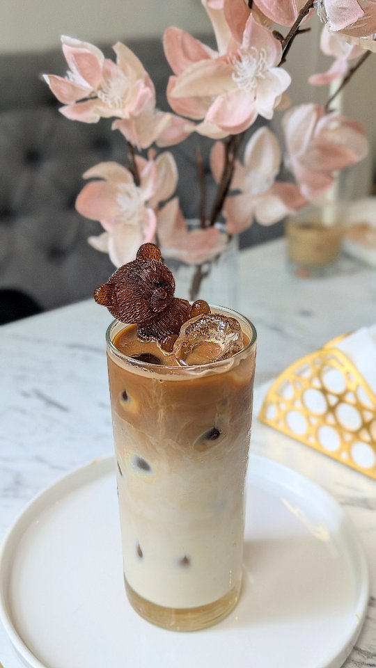 Edinburgh Cafe Serves Adorable Teddy Bear Iced Coffee