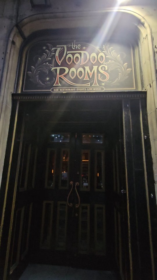 Historic Edinburgh Venue Offers Opulent Ambiance