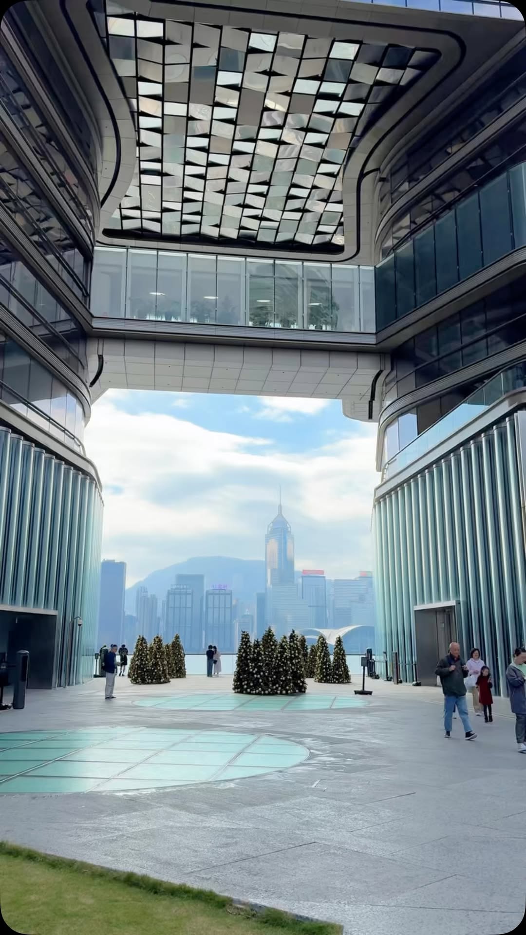 Hong Kong's Luxury Shopping Destinations