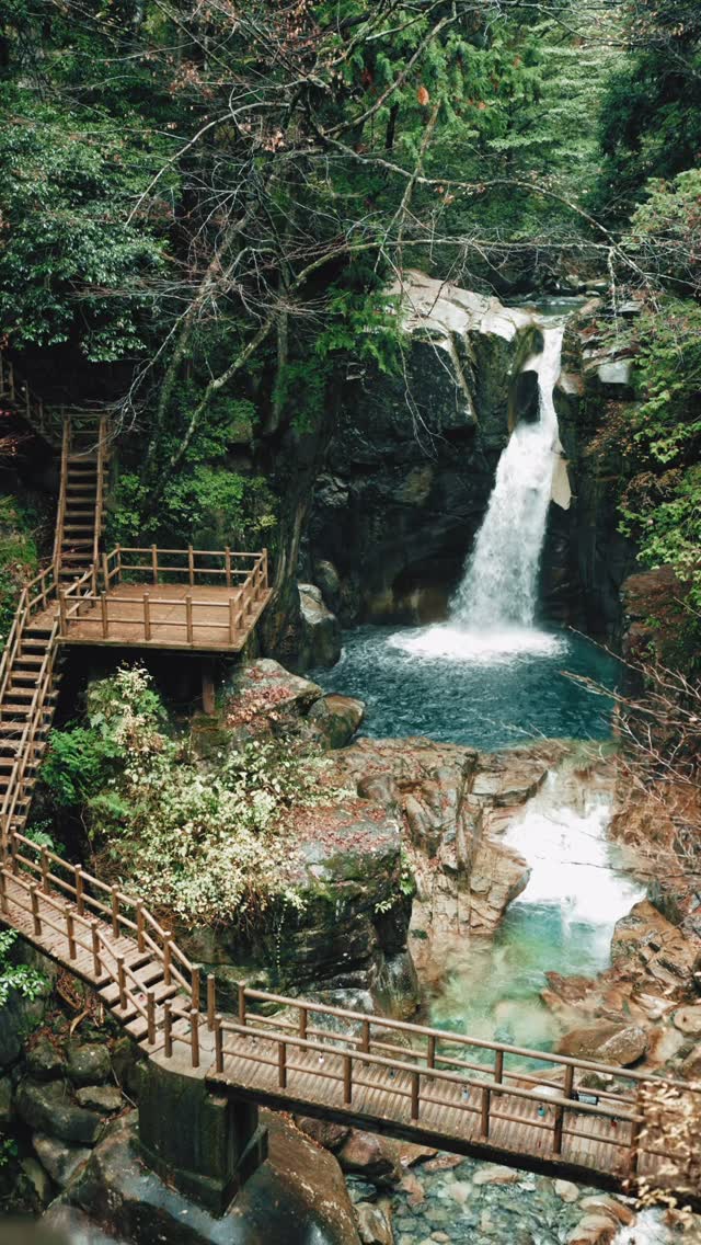 22 Attractions in Japan