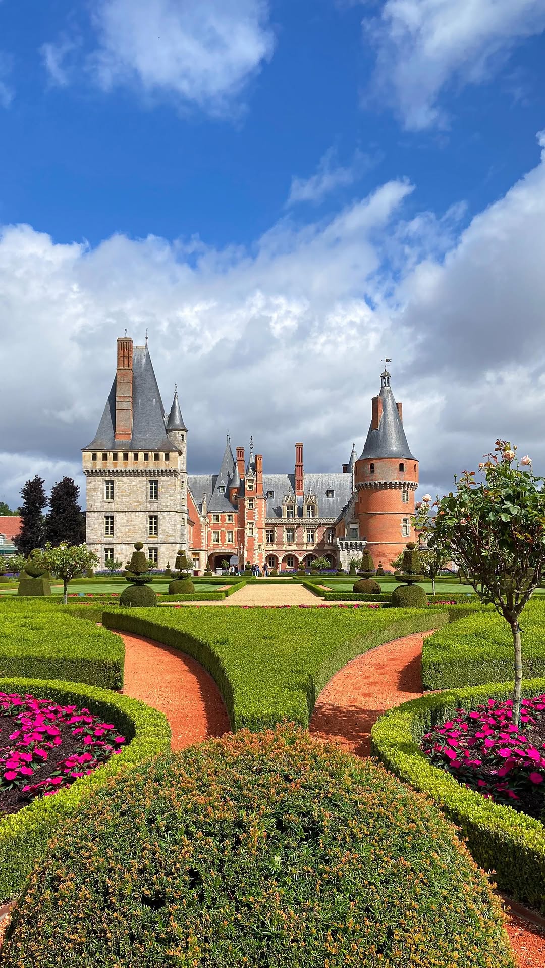 1 Landmarks in Maintenon