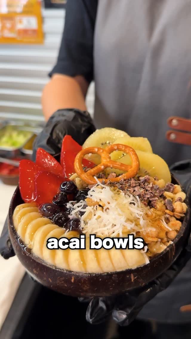 Osaka's Top Breakfast Spots For Acai Bowls