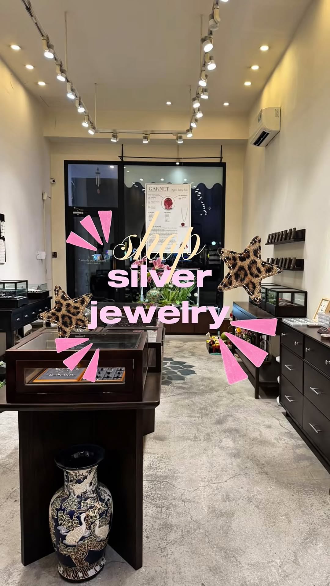 Shimmer Silver Jewelry Showcases Vietnamese Culture
