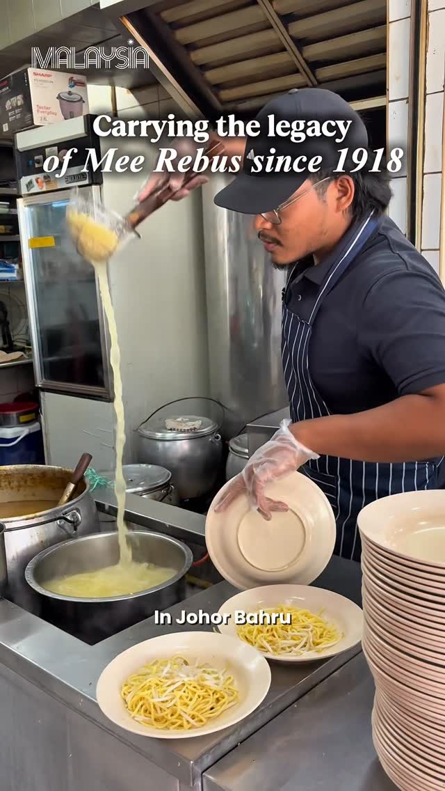 Johor Bahru Flavors: Mee Rebus and Angsana Mall