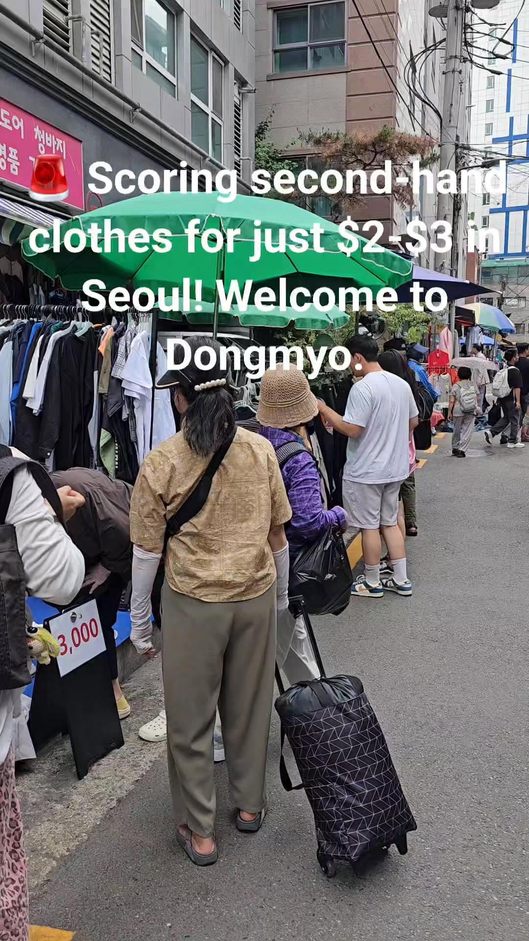 Seoul Flea Market: Vintage Treasures and Local Culture