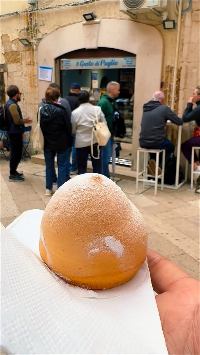 Apulian Dessert Tette delle Monache Featured