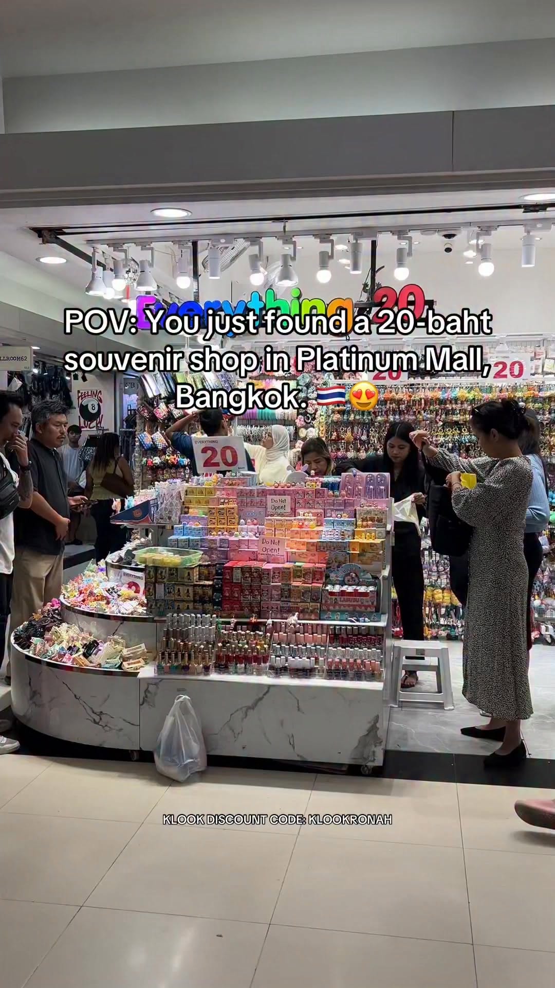 Bangkok's Platinum Fashion Mall Souvenir Finds