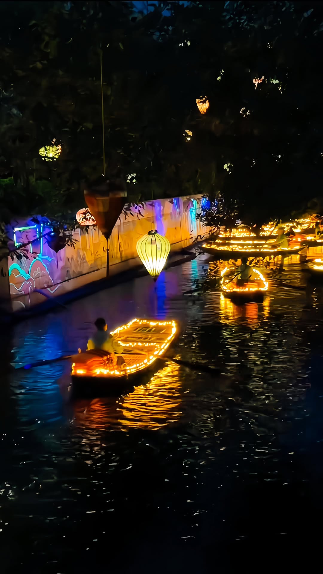 2 Landmarks in Ninh Bình