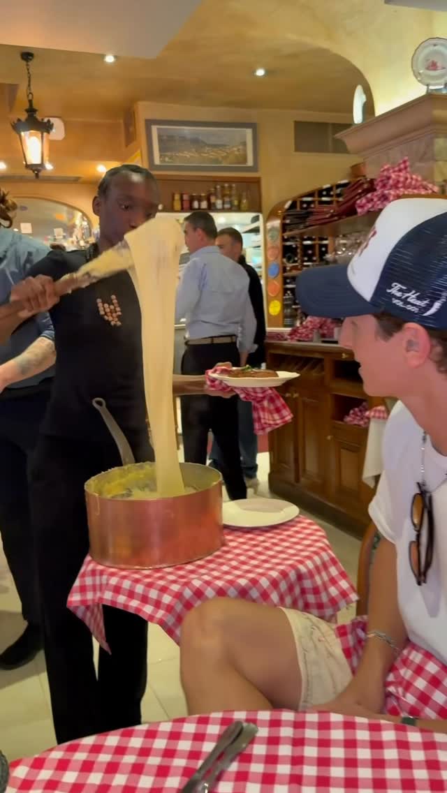 Parisian Restaurant Serves Famous Cheesy Potatoes