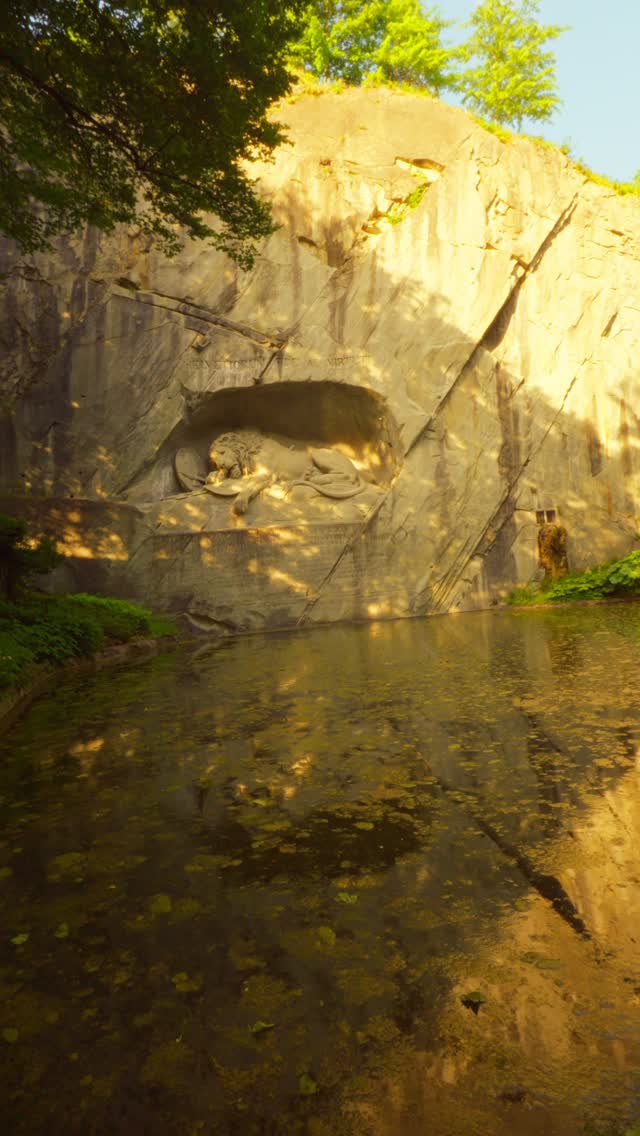 Lion Monument's Iconic Stone Sculpture
