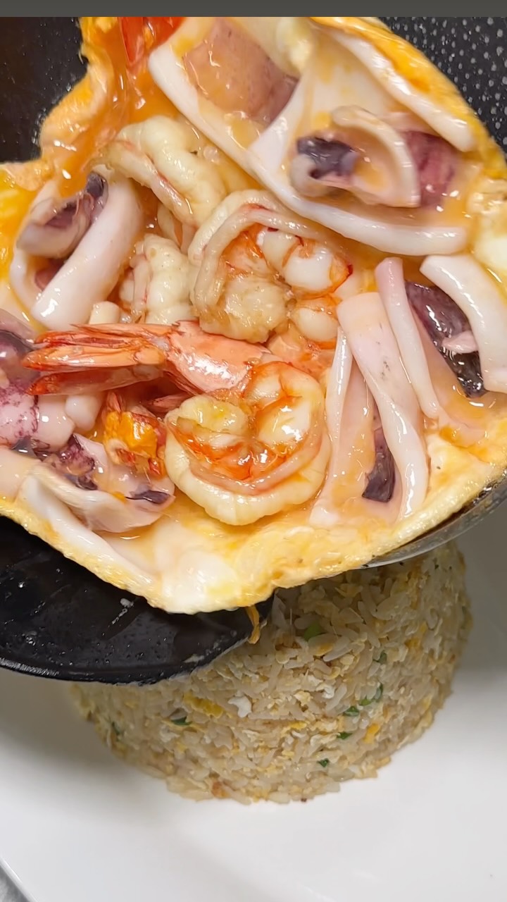 Michelin Guide Restaurant Serves Seafood Dishes