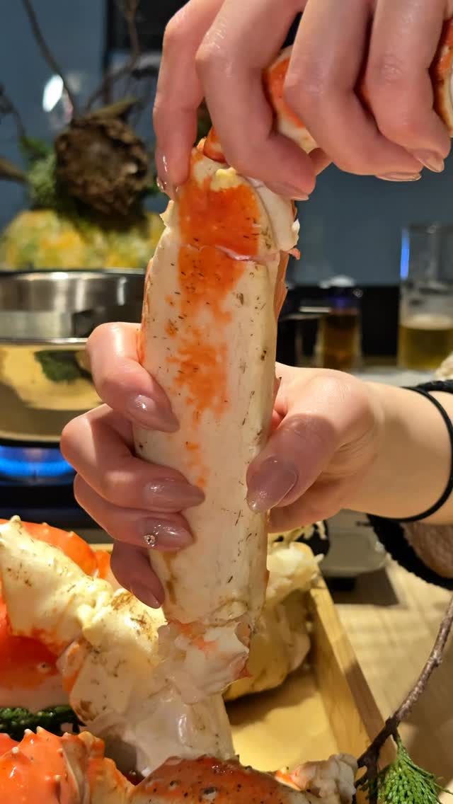 Osaka Crab Restaurant Features All-You-Can-Eat Hot Pot