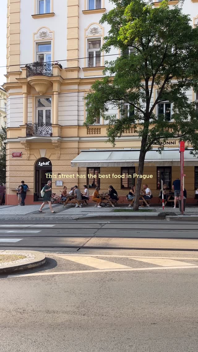 Korunní Street Offers Diverse Culinary Delights