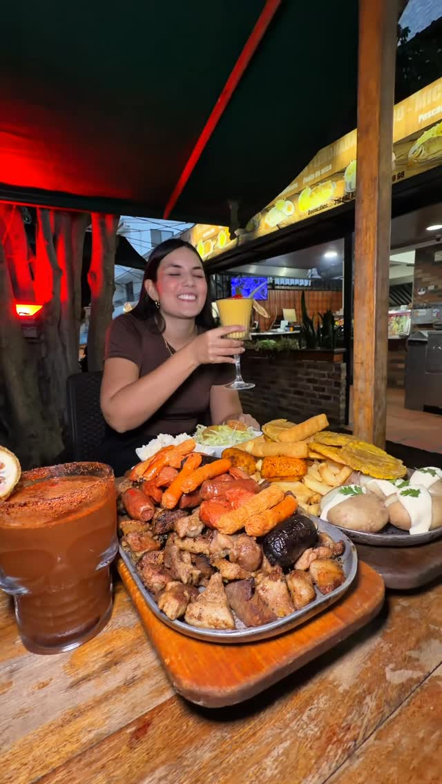 Ricuras Jadi: A Flavorful Spot in Medellín