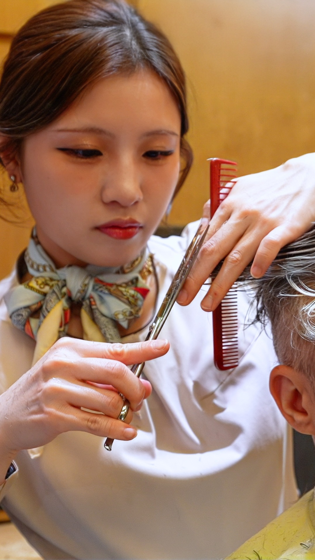 Luxury Grooming Services at Tokyo's Elite Barber