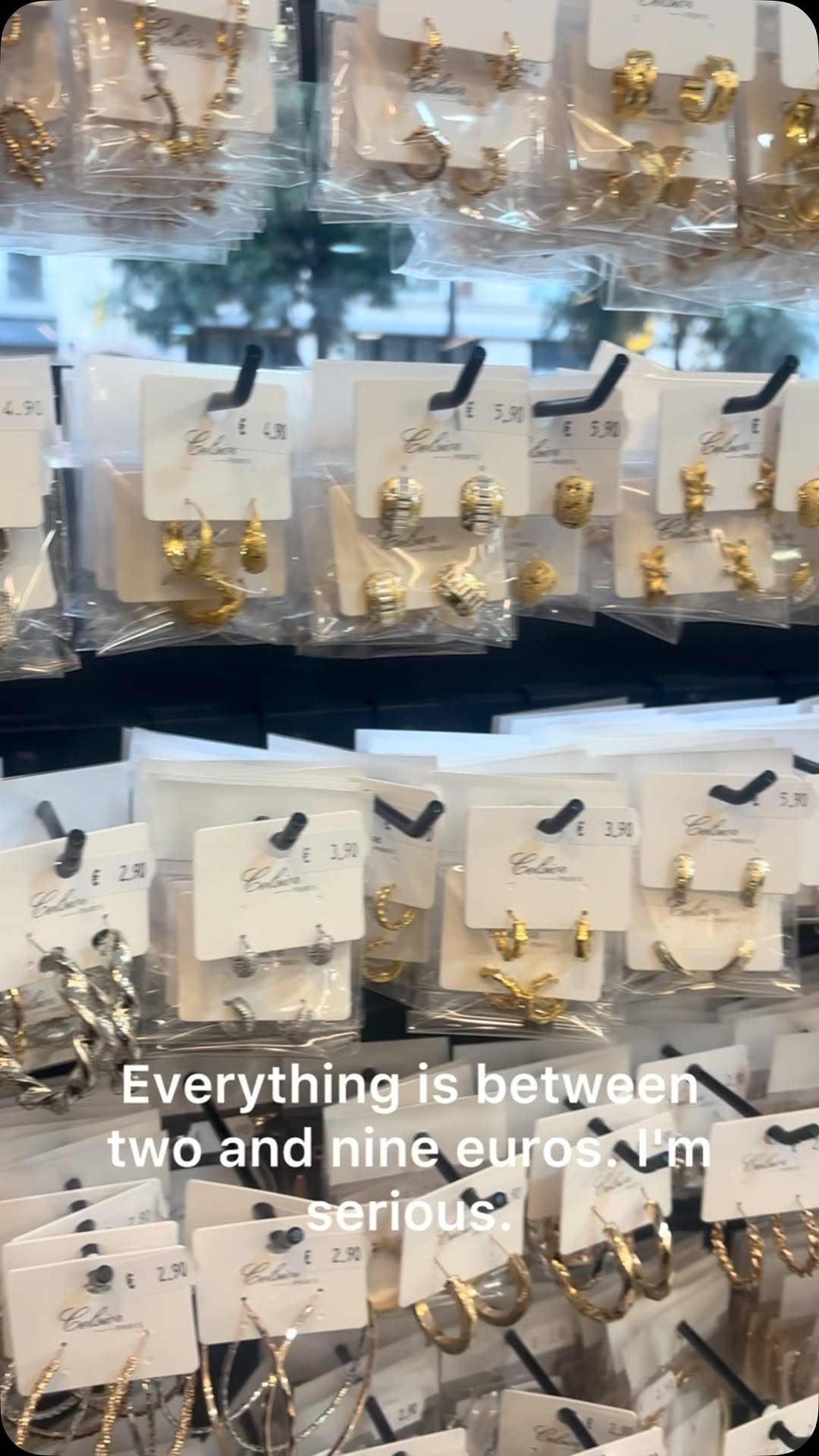 Gold Time: Paris Jewelry Shop