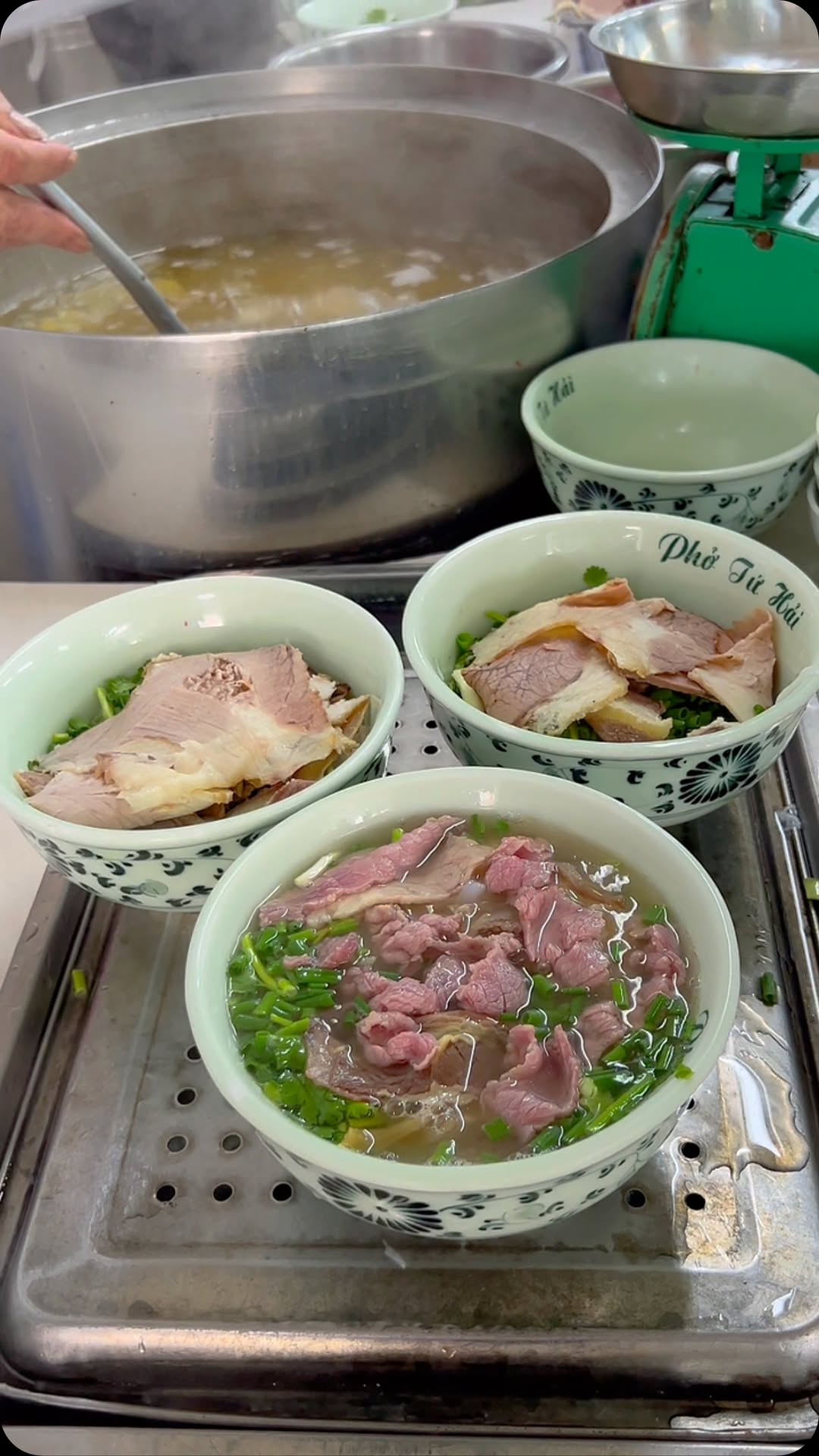 Phở Bò Tứ Hải Vietnamese Noodle Shop