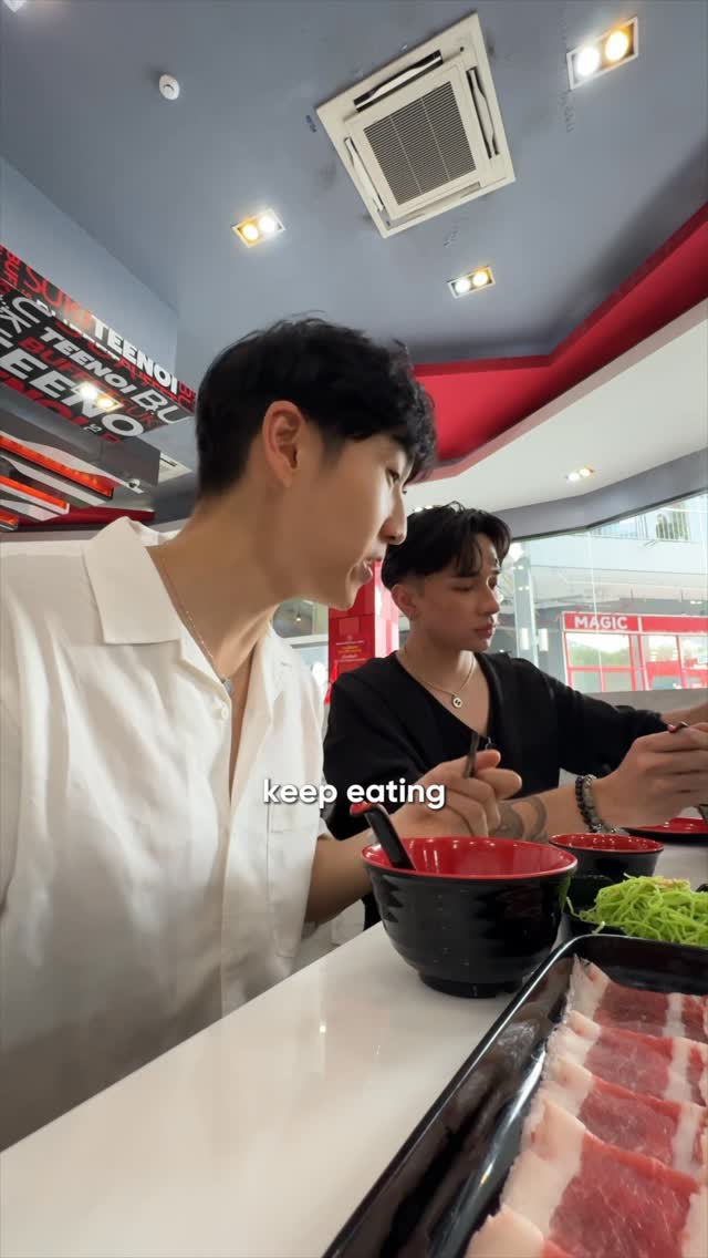Suki Teenoi At Suan Phloen Market