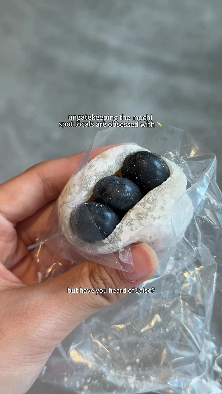 Jaiso Anguk Features Freshly Made Mochi
