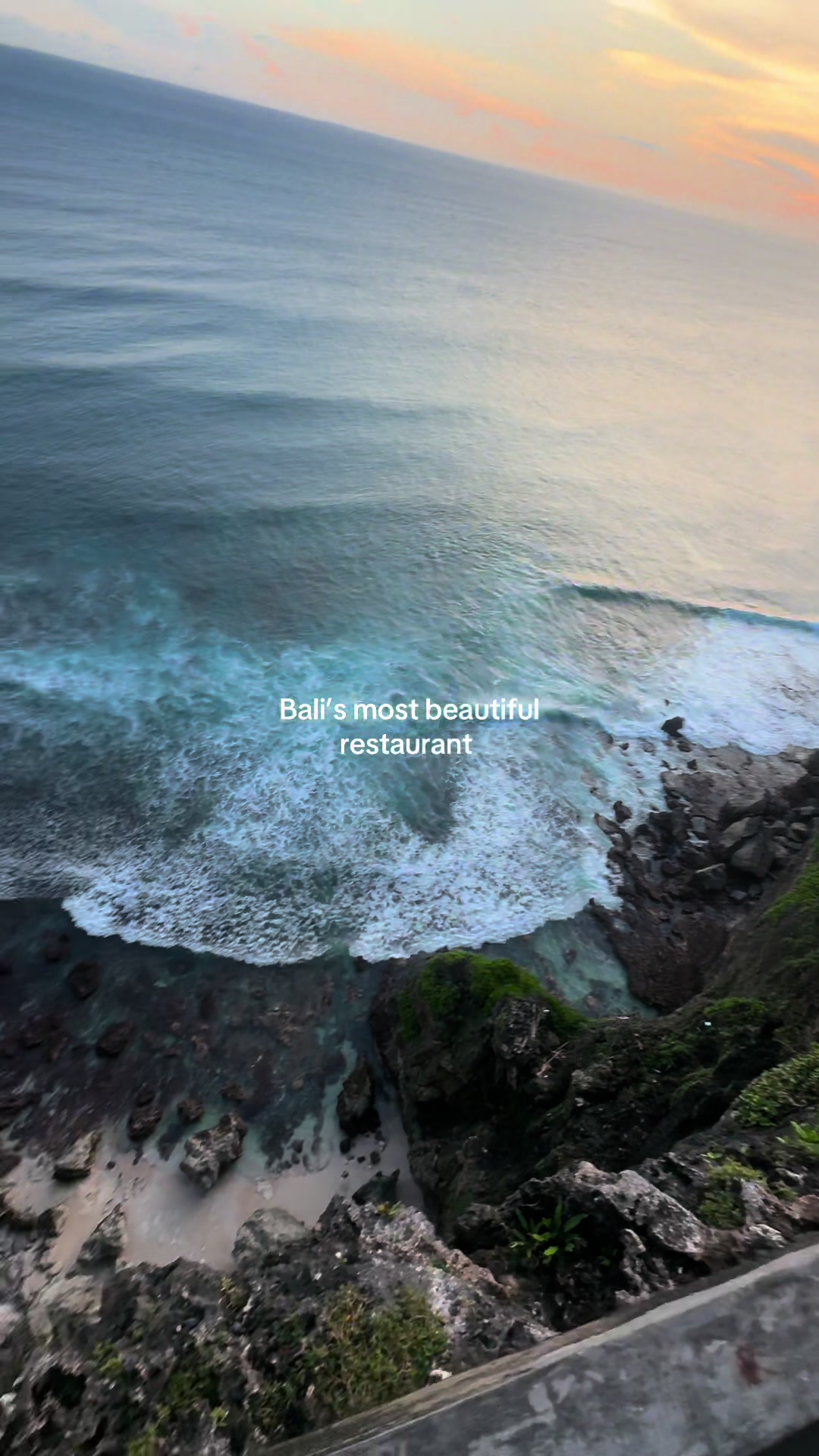 Malini Uluwatu: Seafood and Sunset Views
