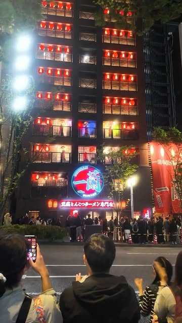 Ichiran's Fukuoka Shop Features Daily Free Performances