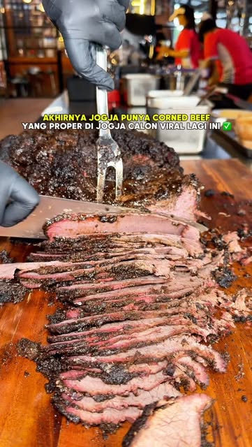D'Daily Deli: Popular Corned Beef Sandwiches