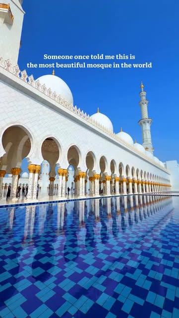 Majestic Sheikh Zayed Grand Mosque in Abu Dhabi