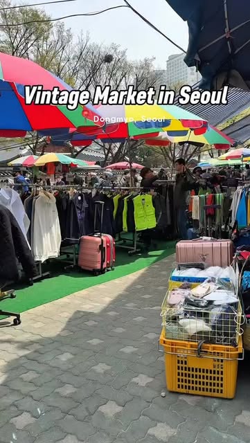 Dongmyo Park And Flea Market