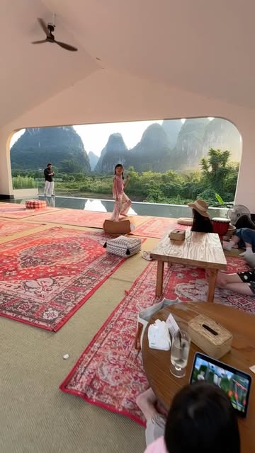 Free Video Offers at Tianqingse Coffee Shop