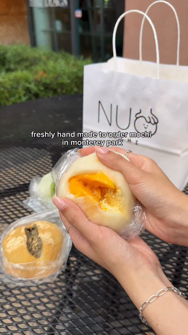 Nuo Mochi: Giant Handmade Desserts in Monterey Park
