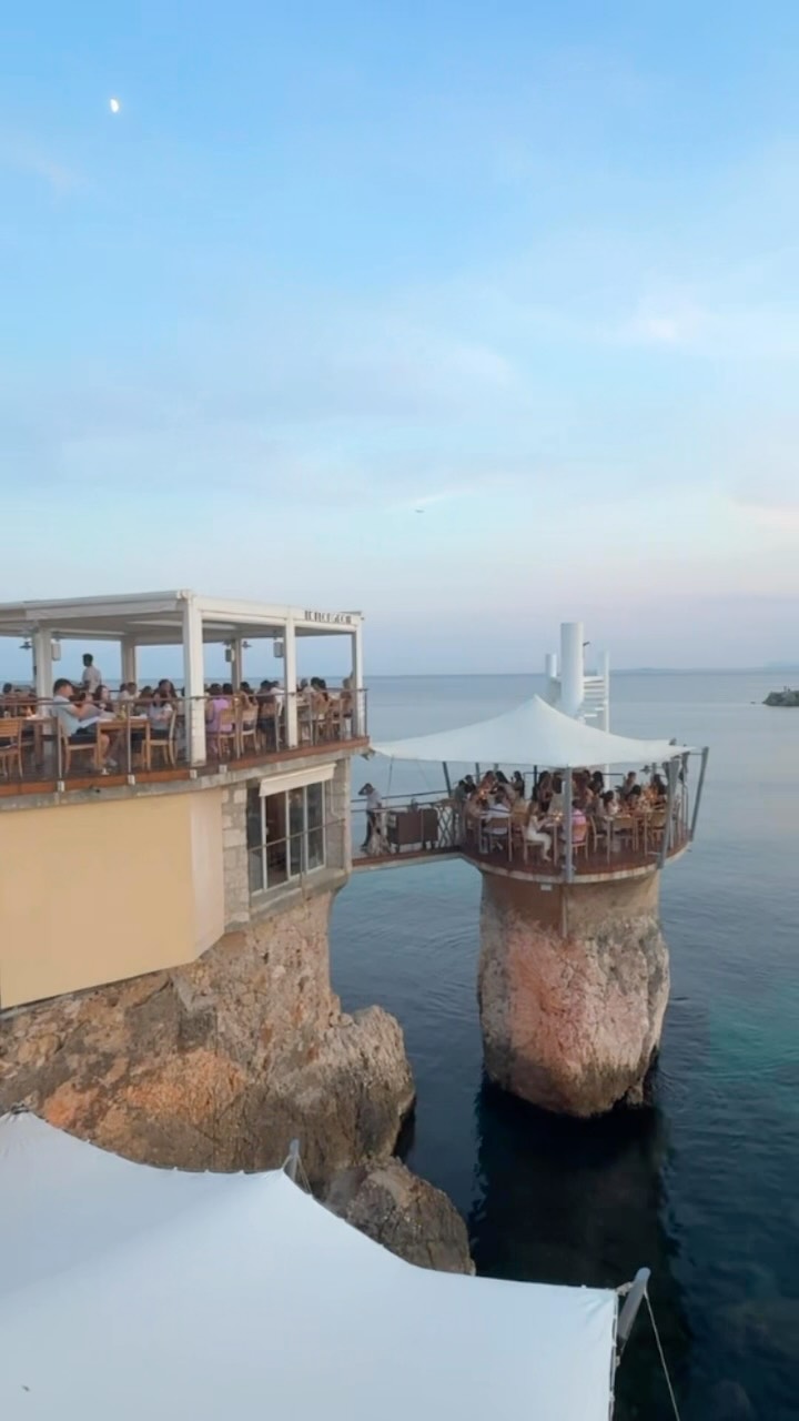 Le Plongeoir: Iconic French Seaside Restaurants