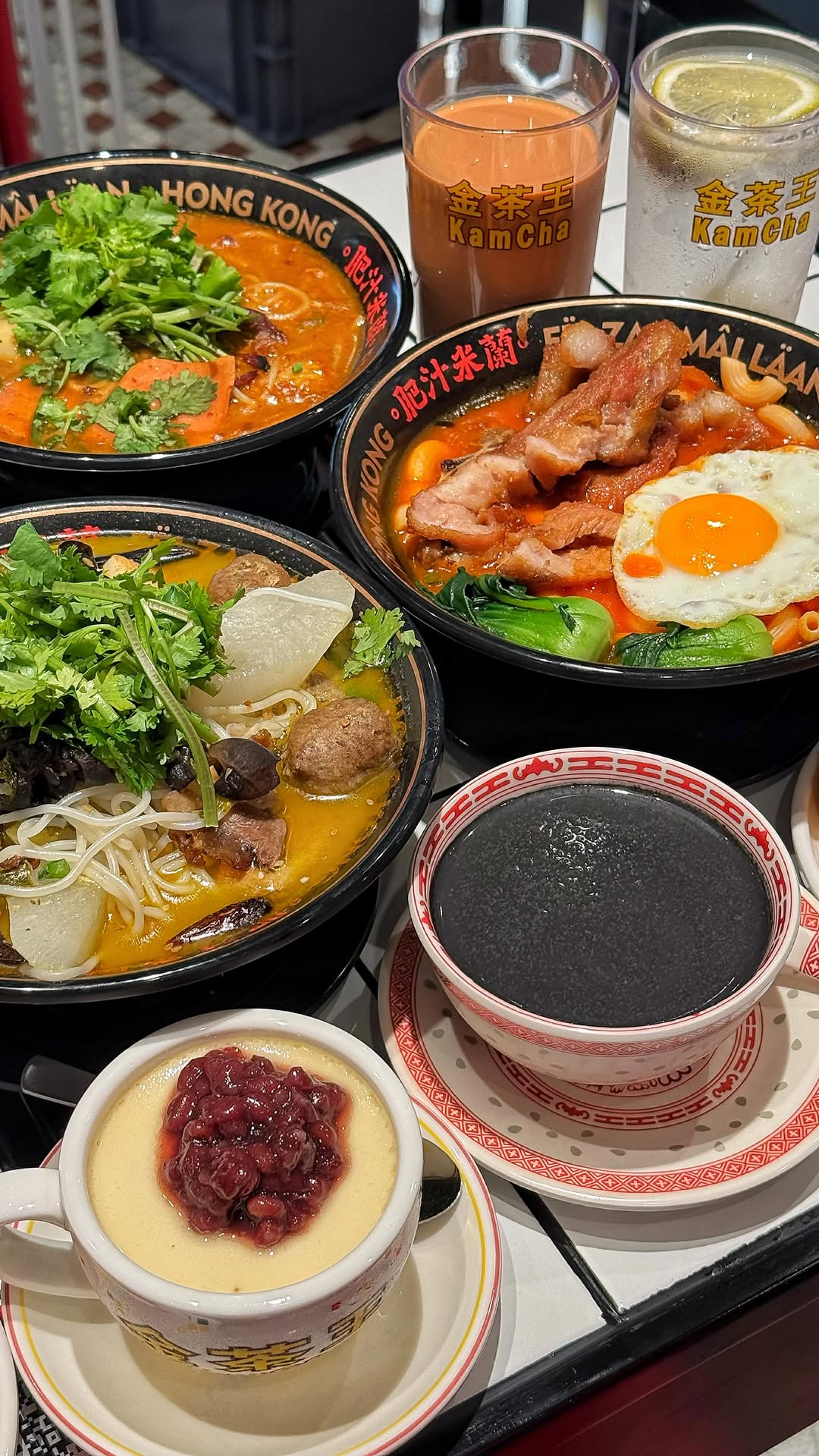 Hong Kong-Style Desserts and Noodles at VivoCity