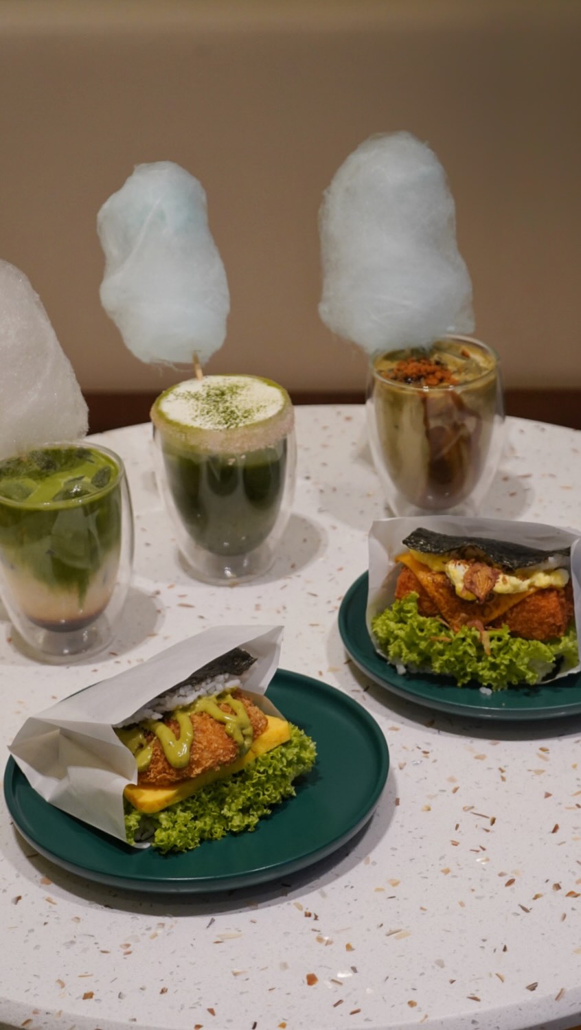 2 Cafes in Singapore