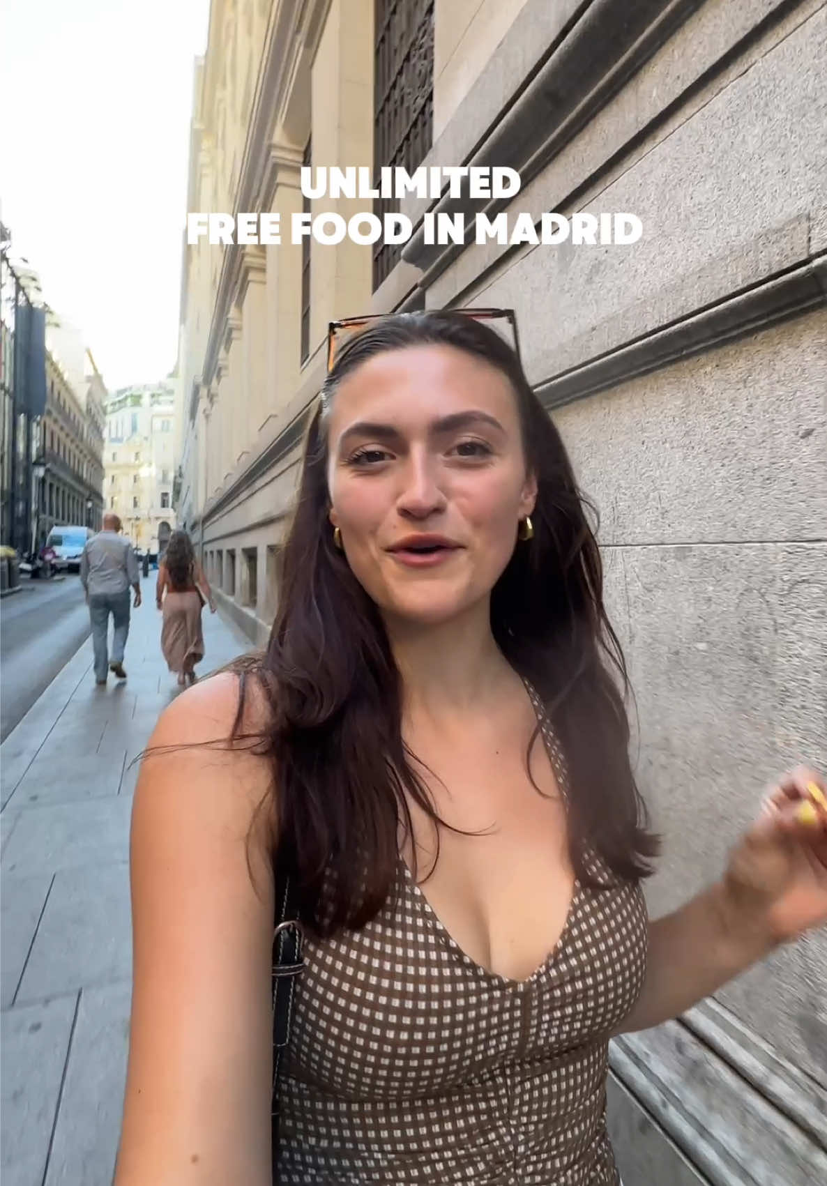 Madrid Bar Offers Free Food With Drink Purchases
