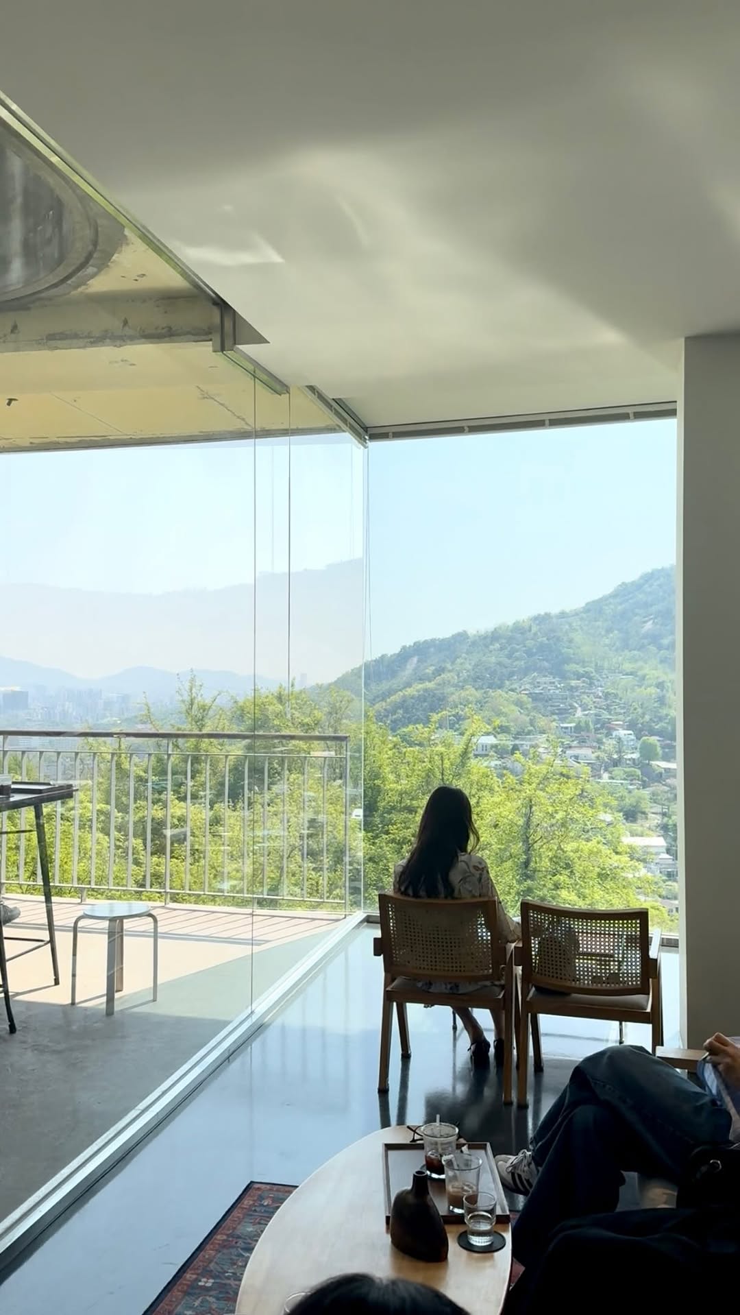 Huijak Cafe: Stunning Mountain Views in Seoul