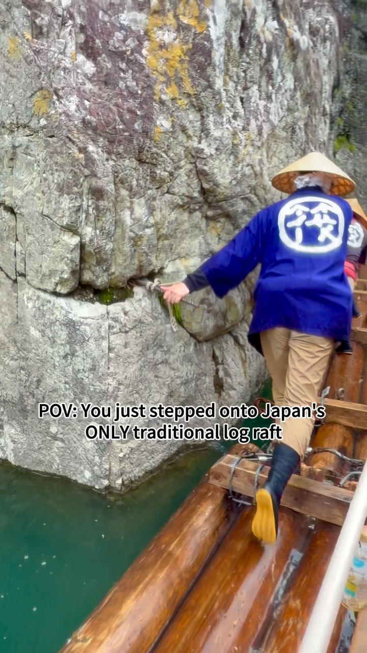 Kitayama River Offers Ancient Log Raft Experience