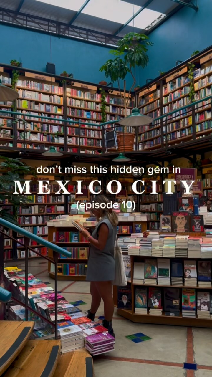 Cafebrería El Péndulo: Polanco's Multi-Level Bookstore Gem