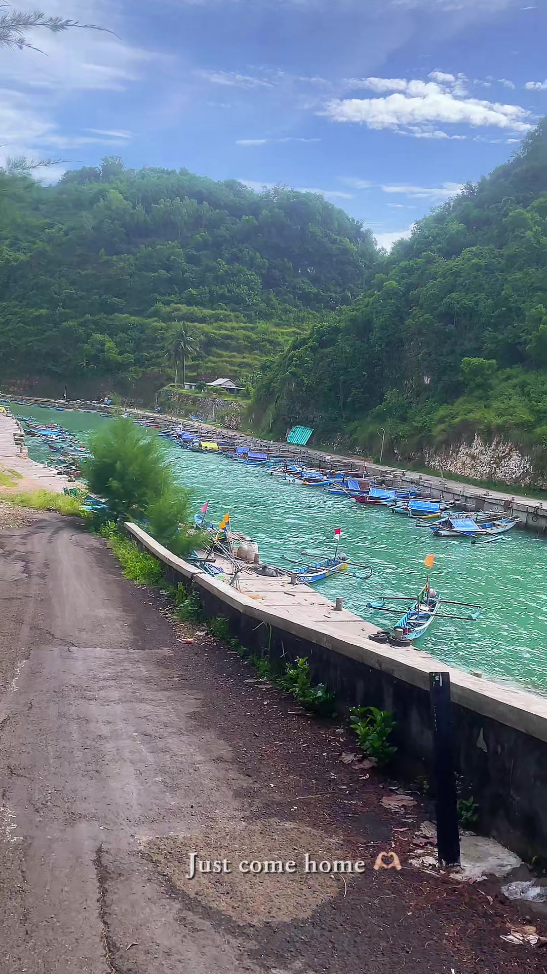 Gesing Wonderland: Yogyakarta's Scenic Bay Paradise