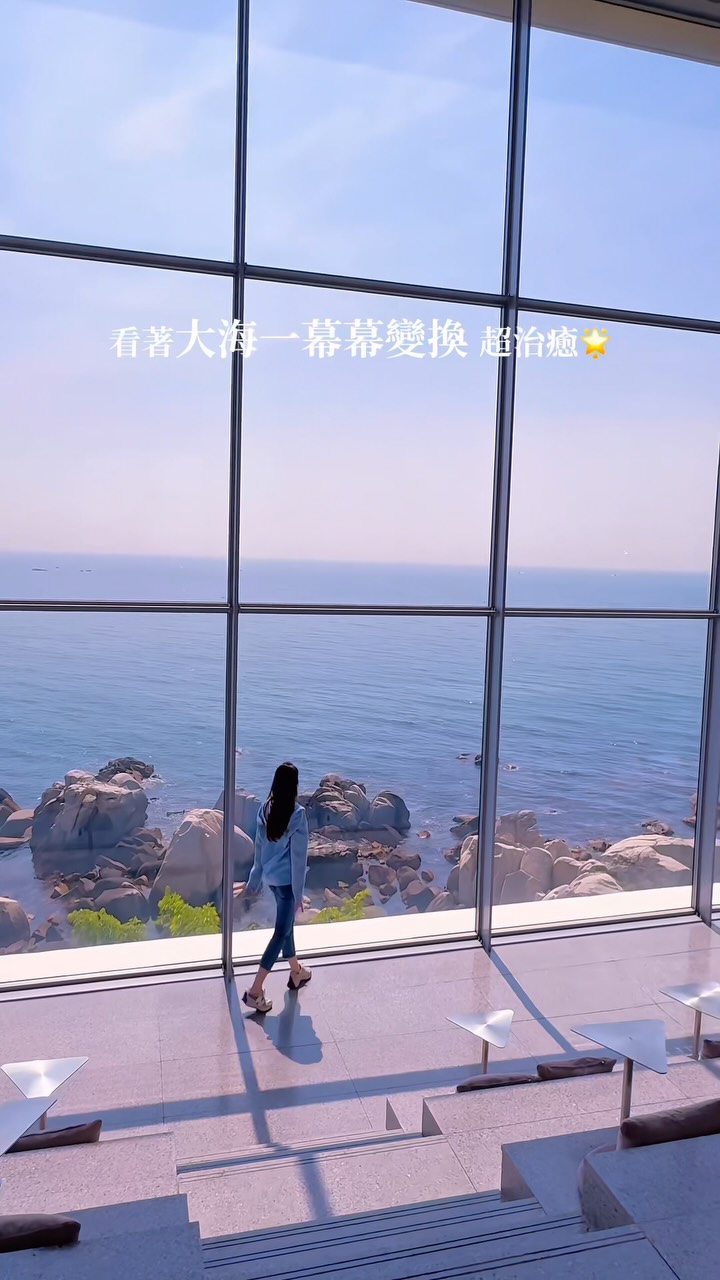 Greetvi Coffee: Ocean Views and Delicious Treats