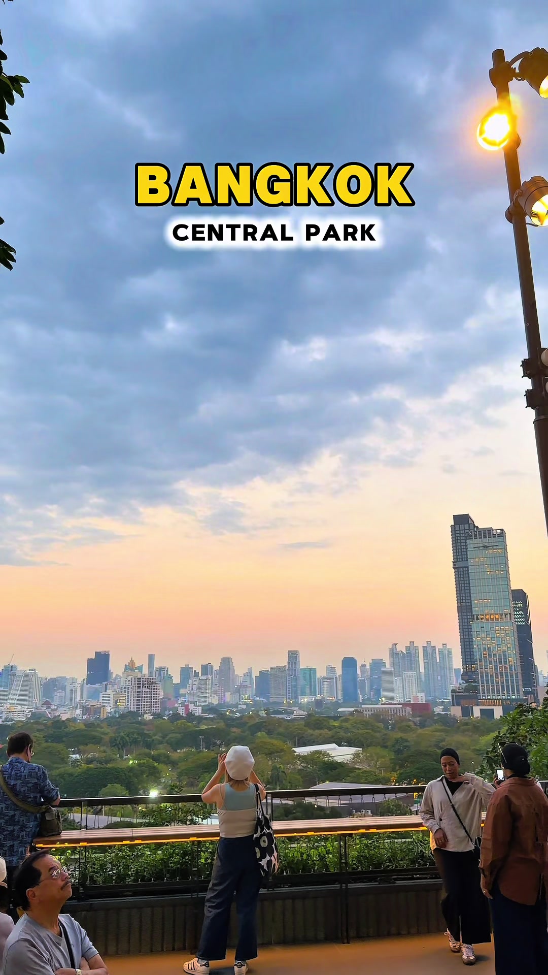 Dusit Central Park: Bangkok's Premier Tourist Attraction