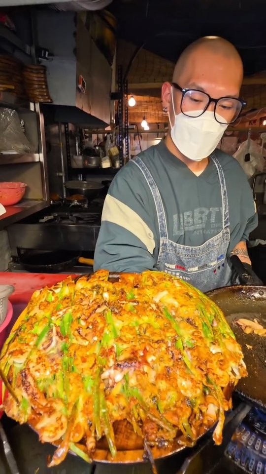 Itaewon Restaurant Serves Authentic Korean Seafood Pancake