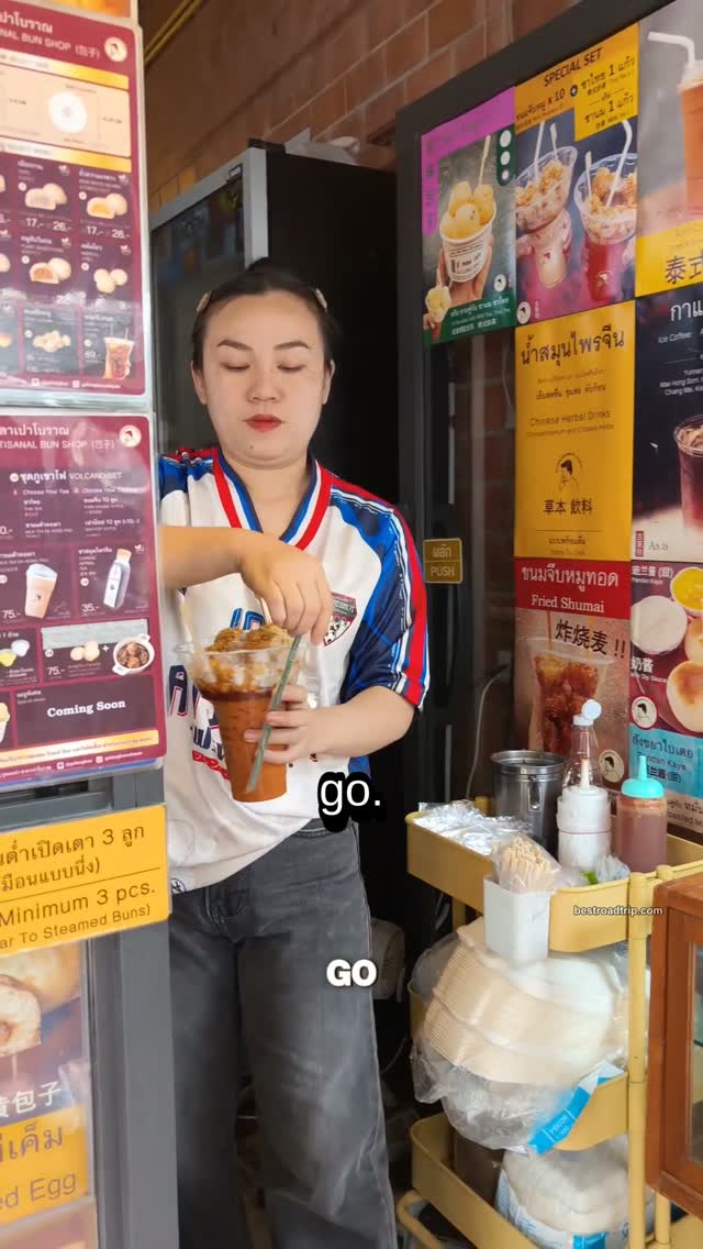 Song Wat Road: Artisanal Buns and Thai Tea