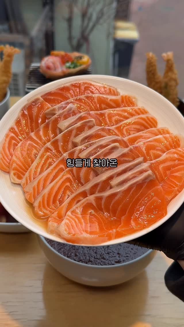 Mibbedong's Salmon Noodles and Seafood Bowls